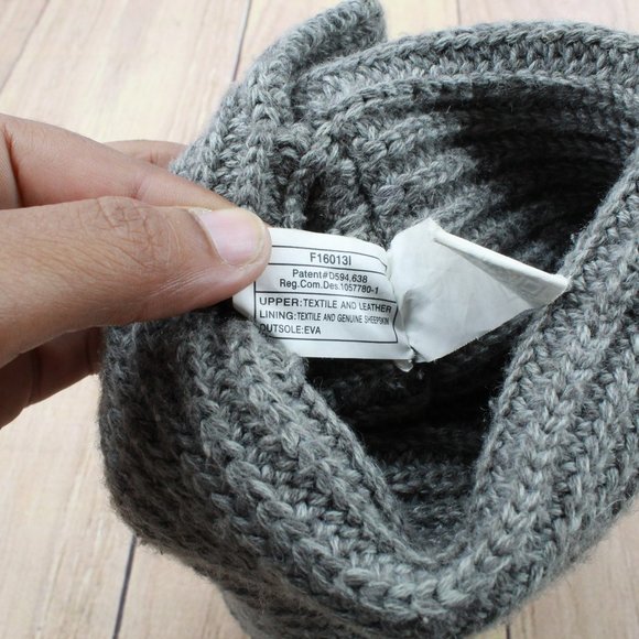 UGG Classic Cardy Gray Wool Big Button Sweater Knit  Boots Size 7 - Picture 6 of 11